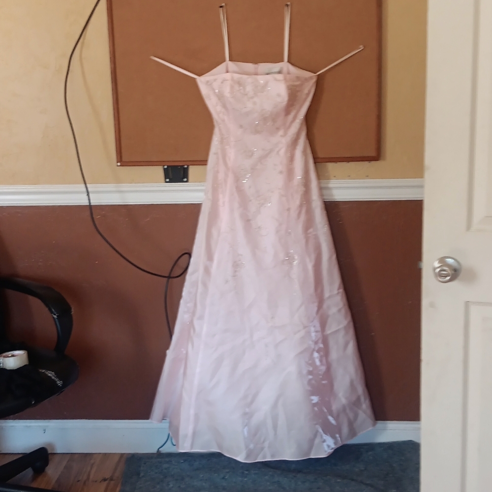 Beautiful Pink Ball Gown, Size M(8-10), By David's bridal.